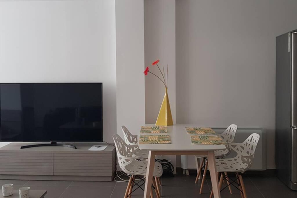 Hitech Appartment Amaliada المظهر الخارجي الصورة