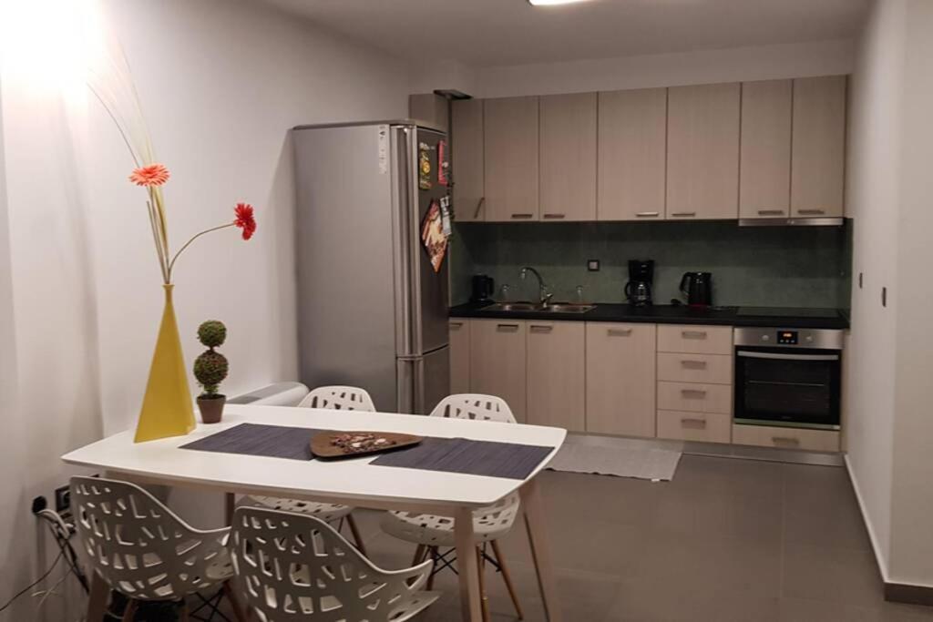 Hitech Appartment Amaliada المظهر الخارجي الصورة